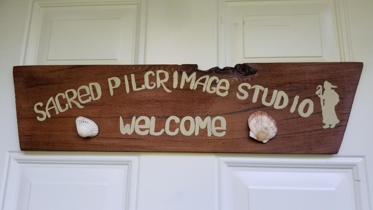 Sacred Pilgrimage Studio Pension Metchosin Buitenkant foto
